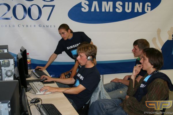 Alex � ����