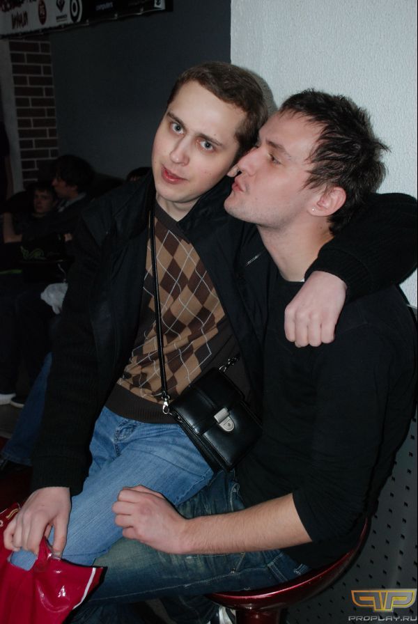 ���-�� ����� ����� � EYEsports