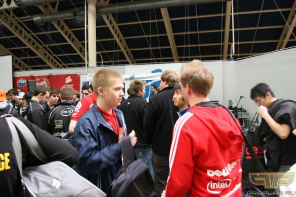 Happy, Infi � HasuObs