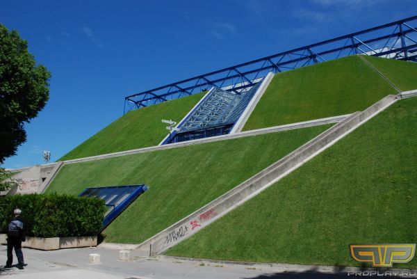 Omni Sport Palace Bercy �������� ������ �� �����-������ ESWC 2006