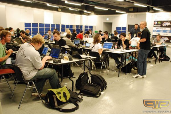 ����� ����