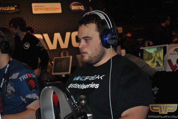 ����� LowLandLions